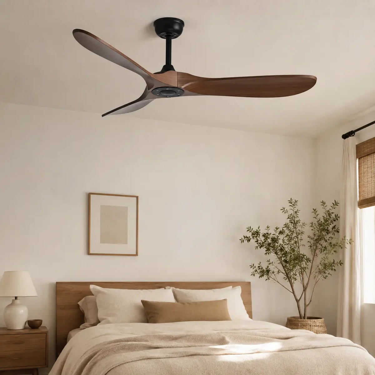 Ventilateur de plafond noir à pales en bois foncé — Ciguë