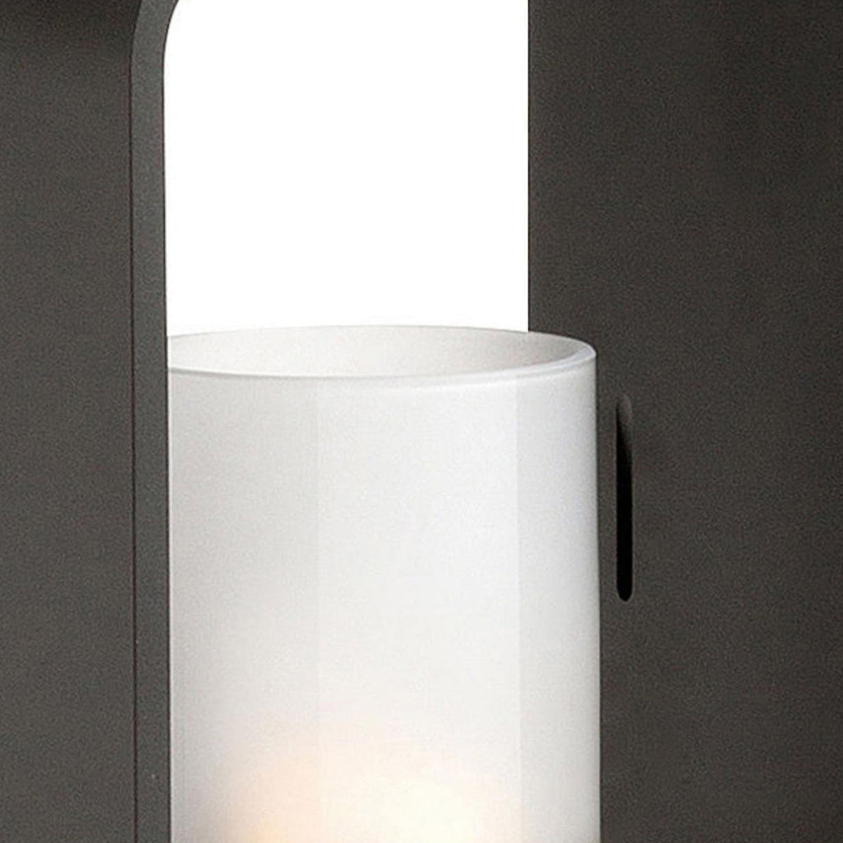 Lampe d'extérieur à cadre noir et diffuseur cylindrique blanc — Lotier