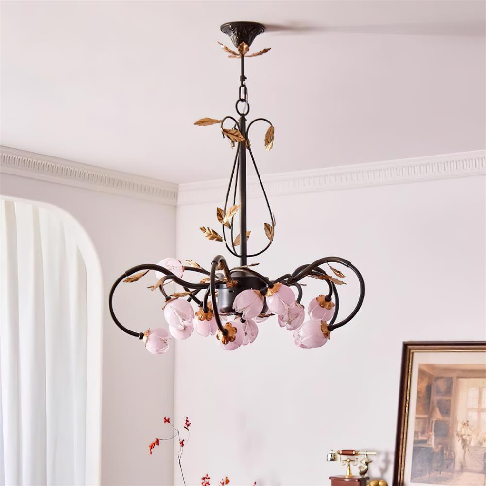 Lustre à branches fleuries en métal noir et verre rose — Lestage