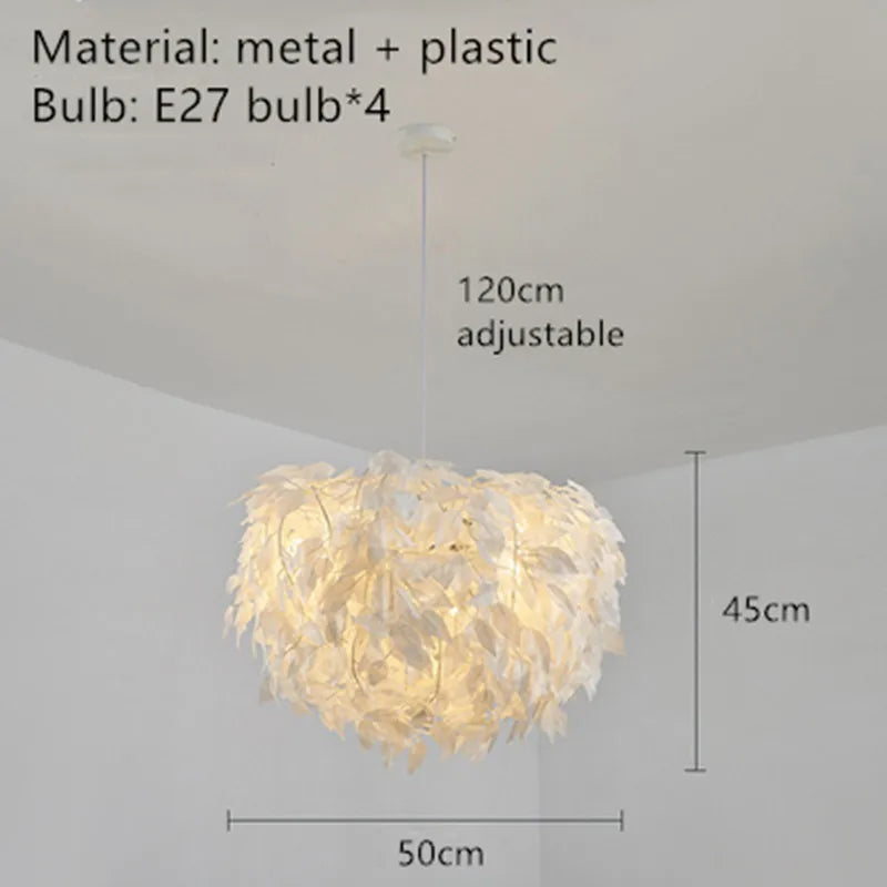 lustre en feuilles plastiques pour une ambiance romantique et décorative