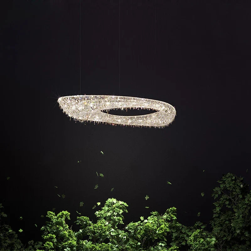 lustre en cristal transparent au design créatif et élégant