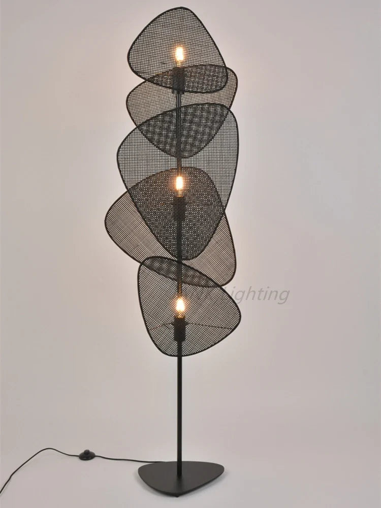 Lampadaire en rotin tricoté de styliste français