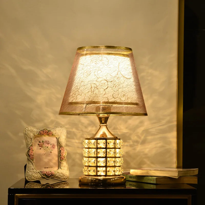 lampe de table en cristal moderne pour décoration intérieure élégante