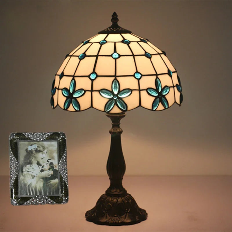 lampe de chevet en verre teinté style méditerranéen décoratif