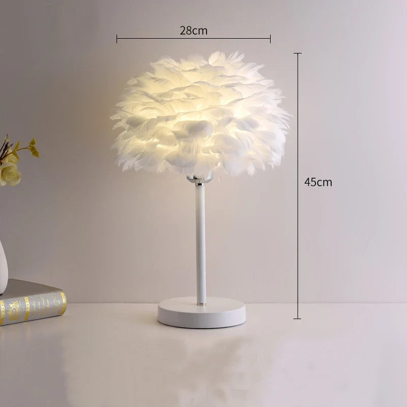 lampes de table modernes en plumes pour décoration douce et romantique