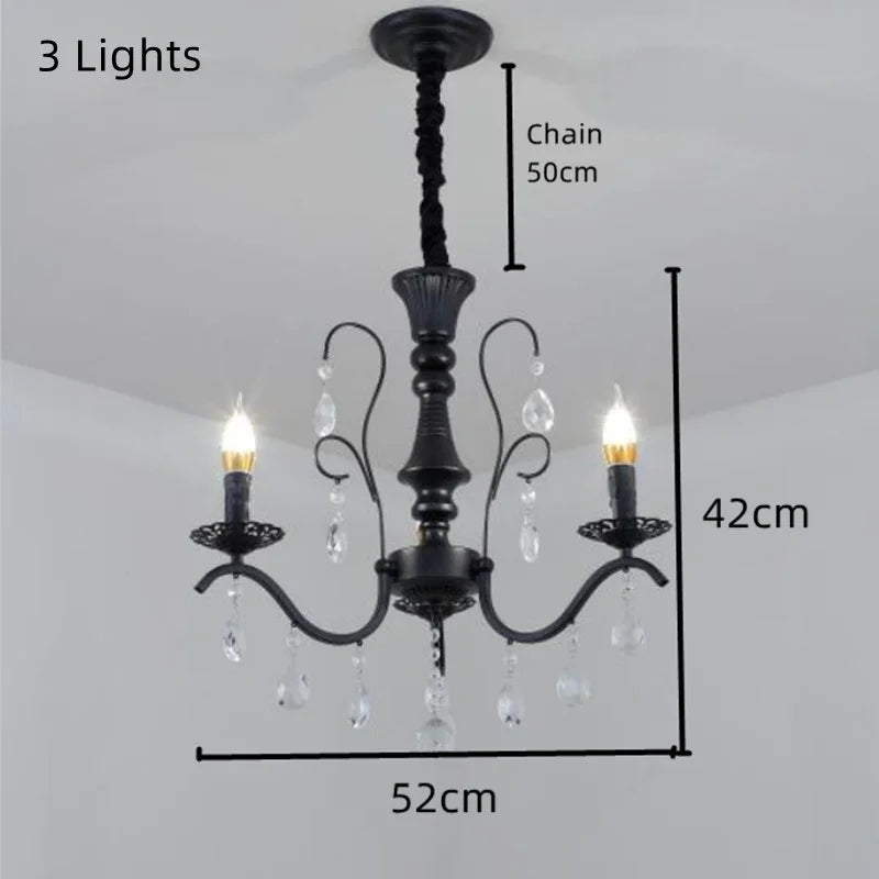 lustre en fer forgé avec suspensions en cristal pour intérieur élégant