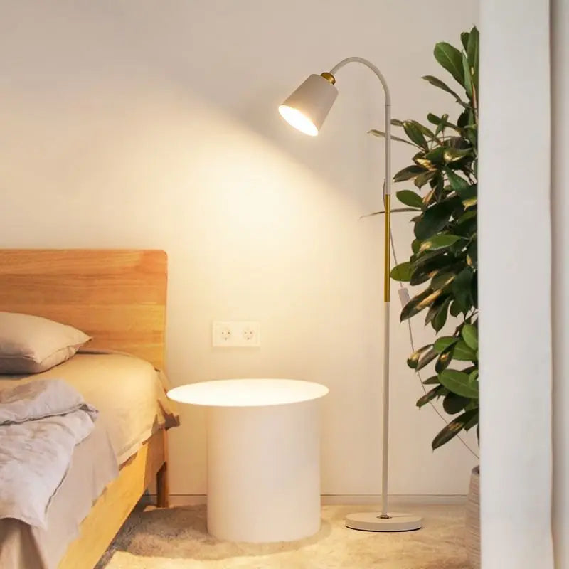 lampadaire moderne simple design pour décoration intérieure