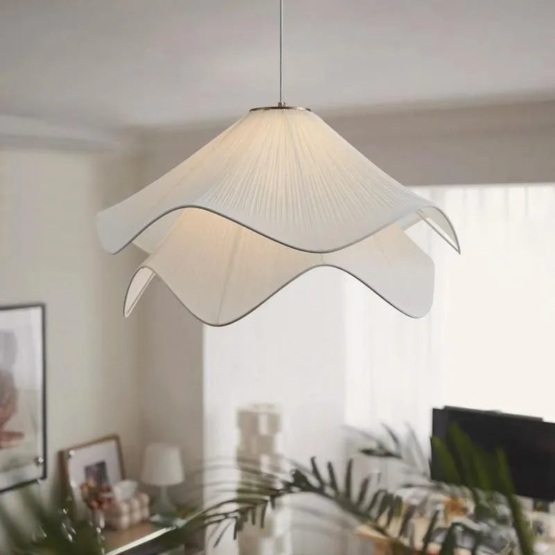 Suspension Art français tissu plissé pétale