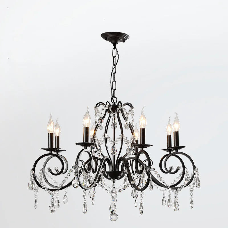 lustre classique en fer forgé et cristal pour intérieur industriel