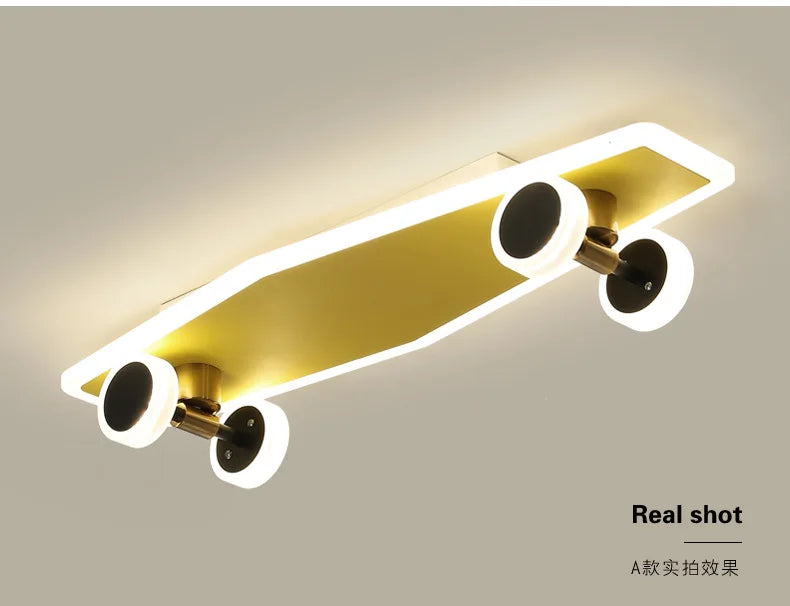 plafonnier skateboard à intensité variable pour chambre enfant