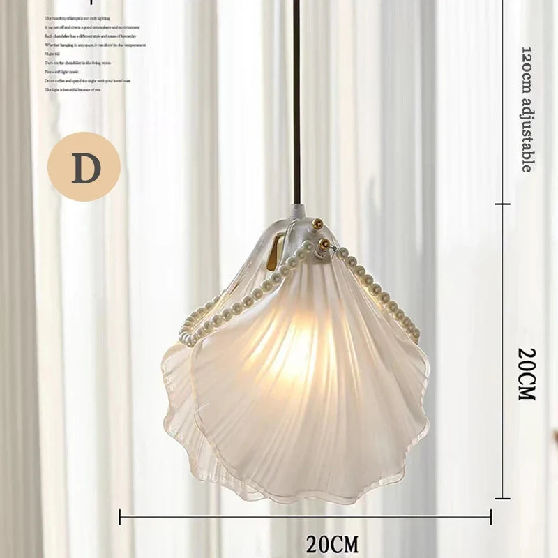 lustre moderne en verre design minimaliste pour intérieur élégant
