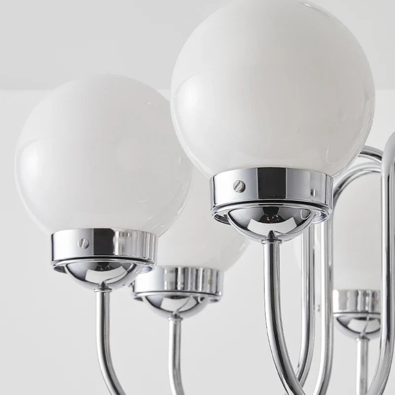 suspension minimaliste en verre et fer pour intérieur médiéval