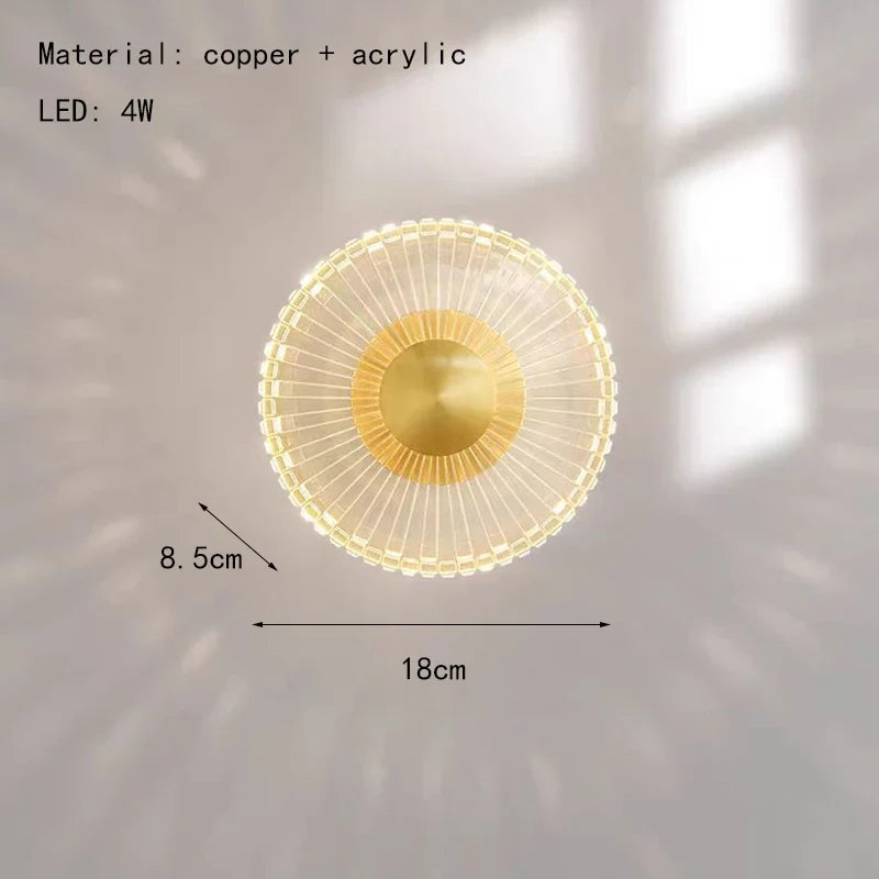 applique murale led design en acrylique et laiton doré pour intérieur