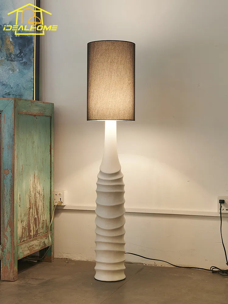 Lampadaire minimaliste styliste céramique d'angle