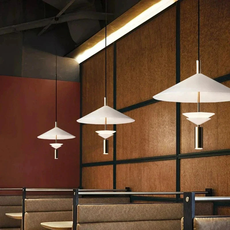 suspension en métal pour intérieur moderne avec lumière douce