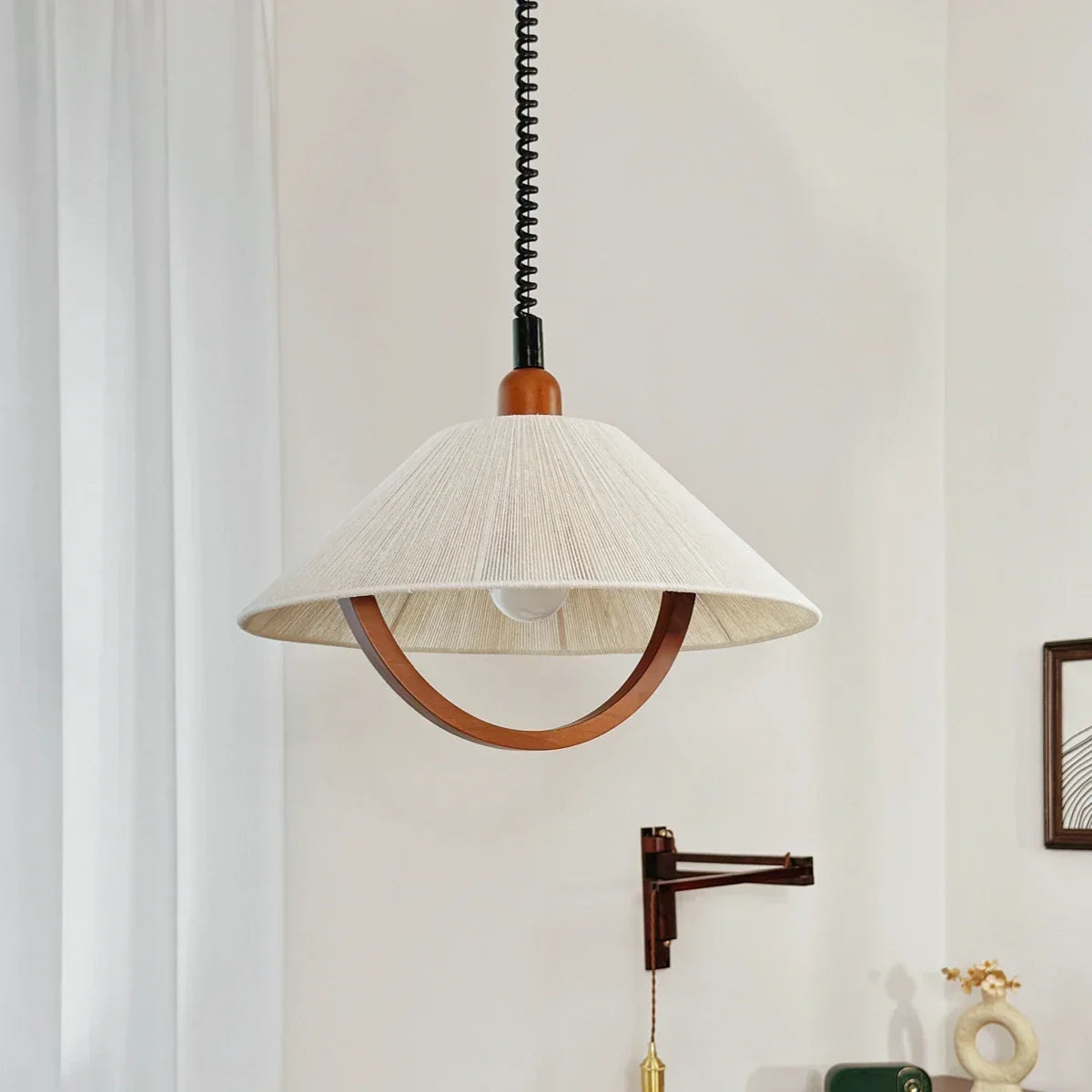 suspension rétractable en coton et bois pour intérieur