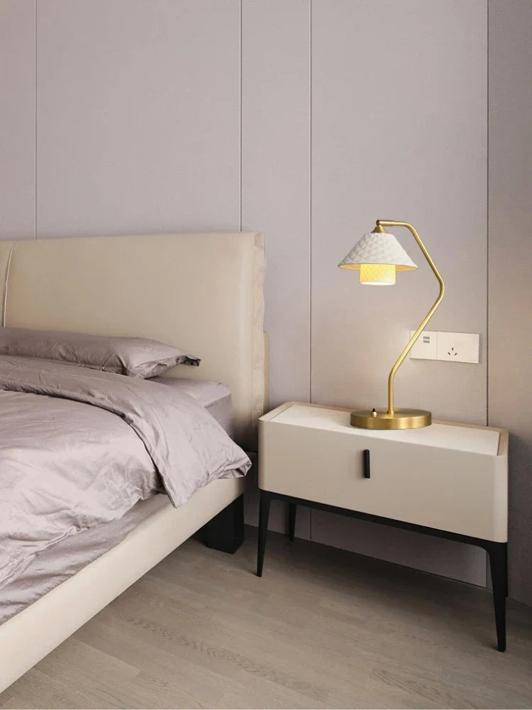 lampe de bureau en céramique et cuivre design moderne angle réglable