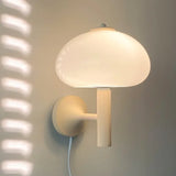 applique murale moderne en verre blanc avec interrupteur design élégant