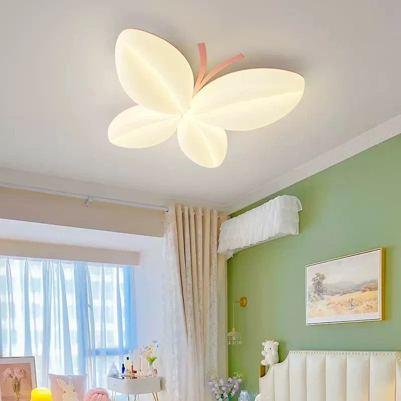 plafonnier créatif papillon pour chambre de petite fille