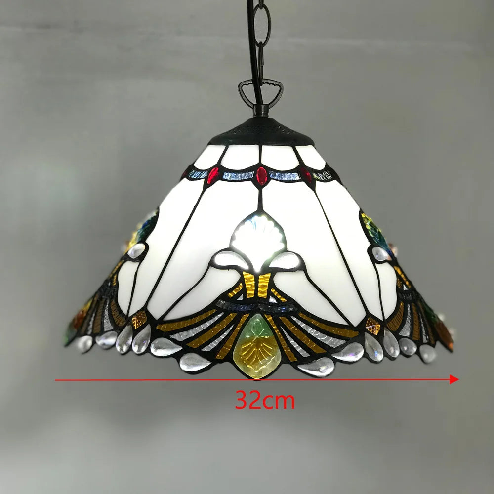 lustre tiffany vitrail style méditerranéen pour intérieur élégant