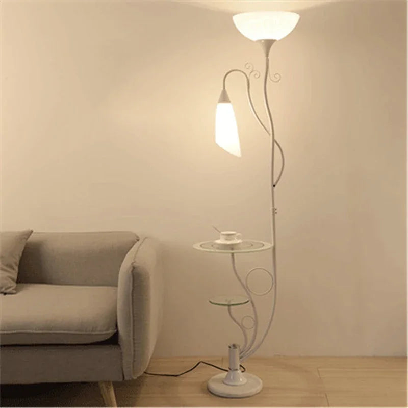 lampadaire moderne avec table intégrée design nordique créatif