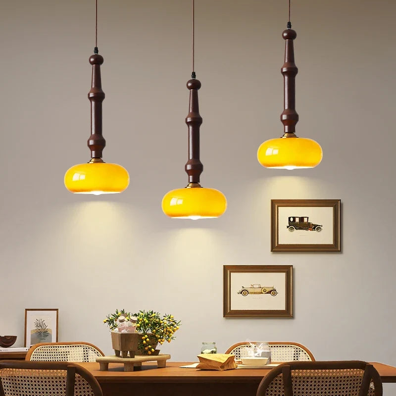 suspension en bois et verre au design moderne et créatif