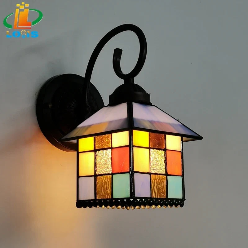 applique murale en vitrail style tiffany pour décor intérieur élégant