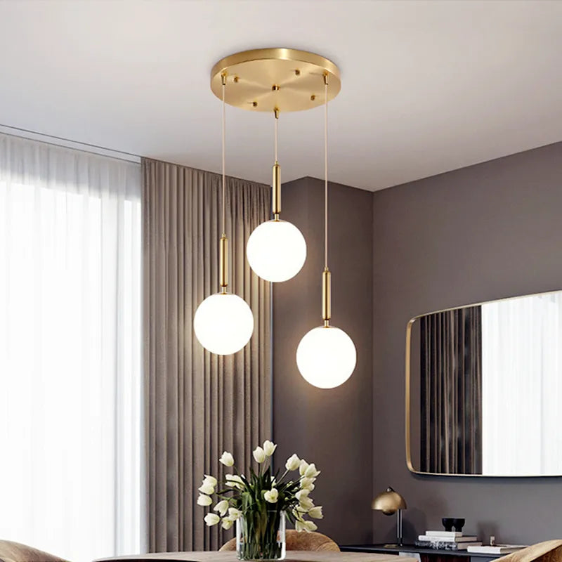 Suspension laiton noir boule lait LED