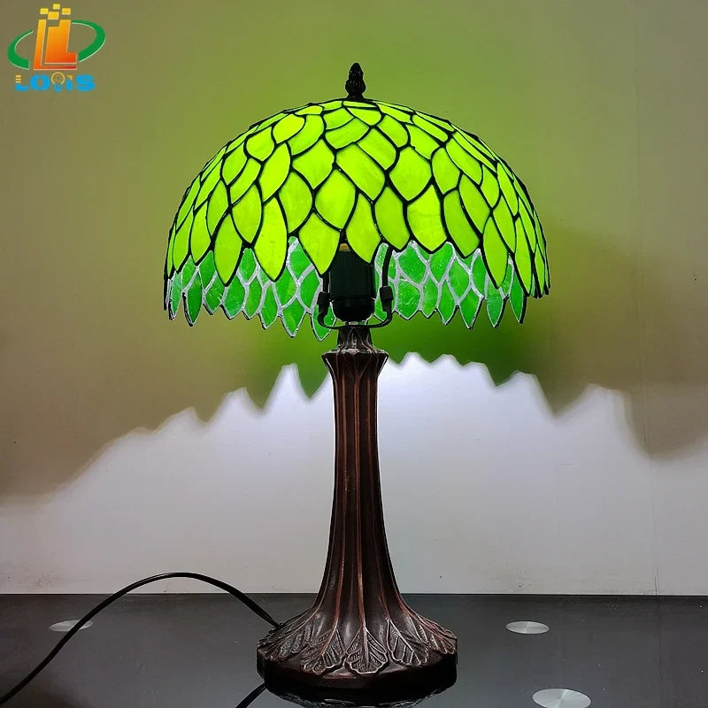 lampe à poser style tiffany avec feuilles vertes décorative