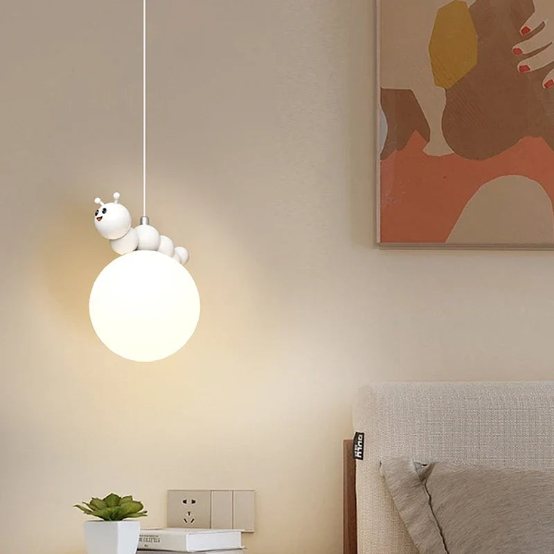 lustre enfant moderne dessin animé chenille planète créatif
