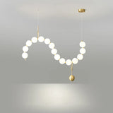 Lustre suspension en acrylique blanc avec perles