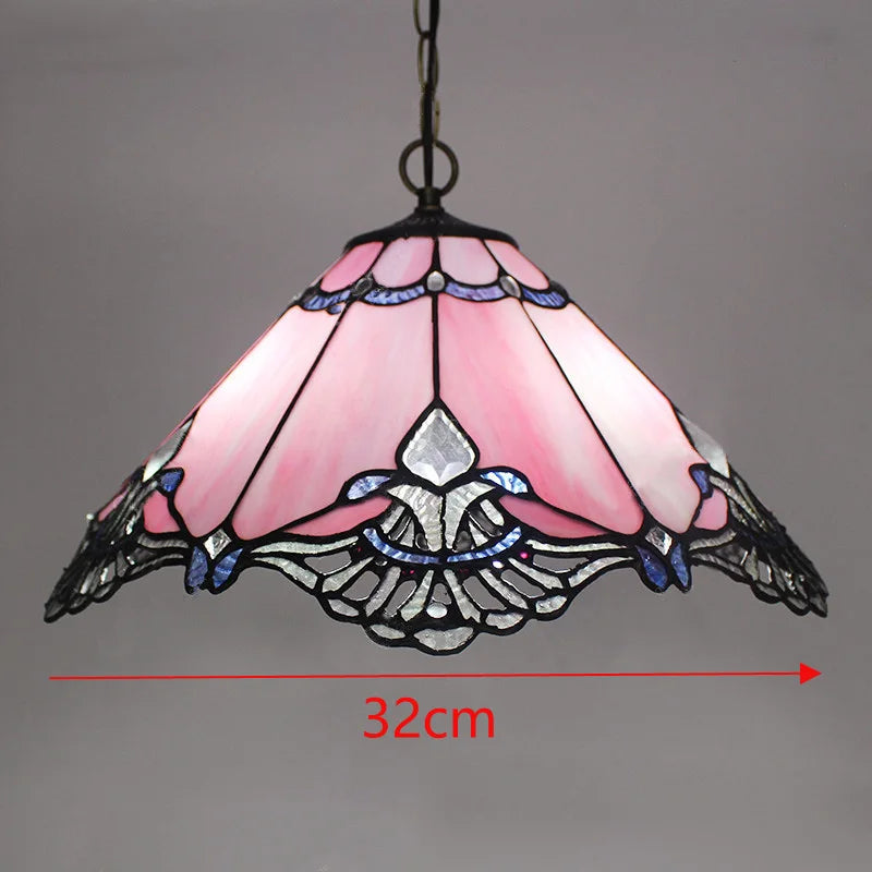 lustre tiffany vitrail style méditerranéen pour intérieur élégant