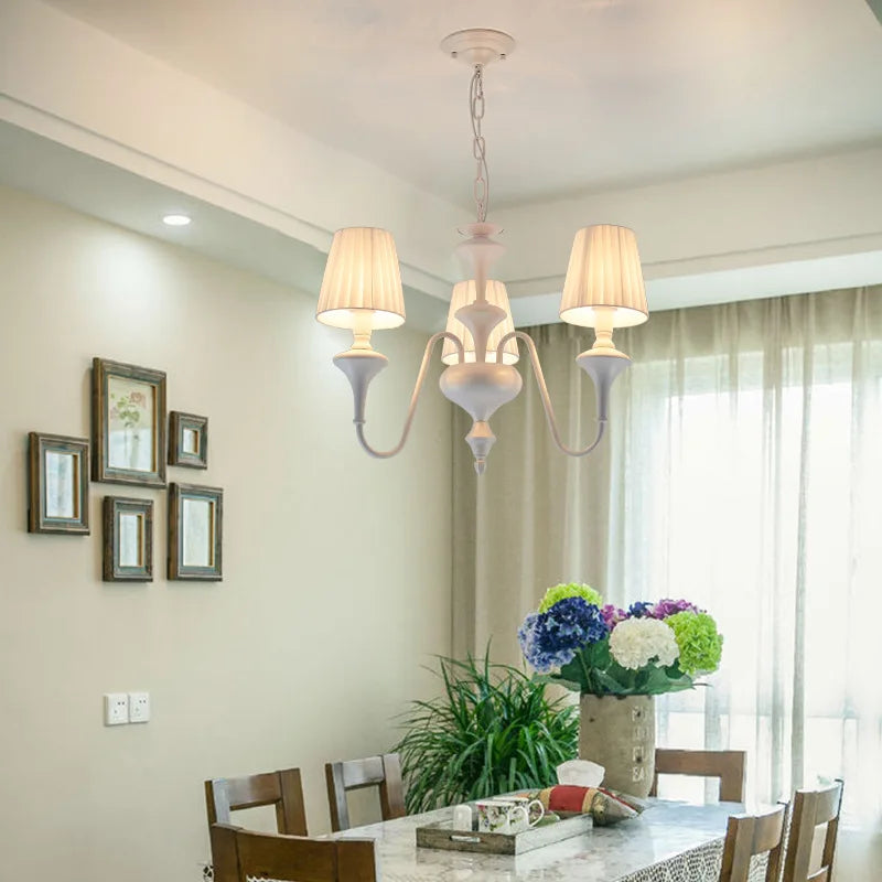 lustre moderne à trois ou six lumières en métal avec abat-jour tissu
