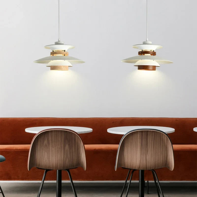 lustre moderne en forme de parapluie avec lumière colorée