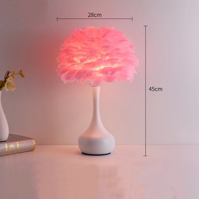 lampes de table modernes en plumes pour décoration douce et romantique