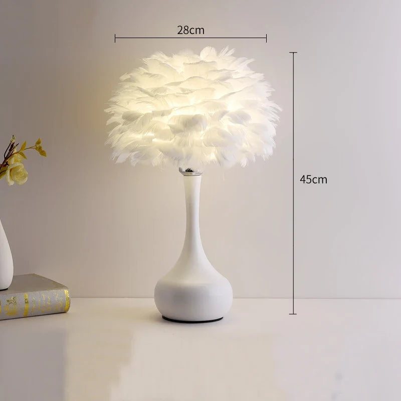lampes de table modernes en plumes pour décoration douce et romantique
