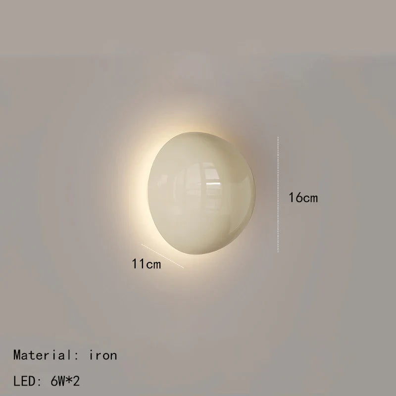 mini lampe led murale en métal pour ambiance hôtelière
