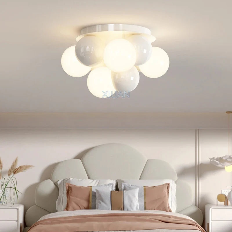 lustre nordique bulle ronde led pour chambre d'enfant