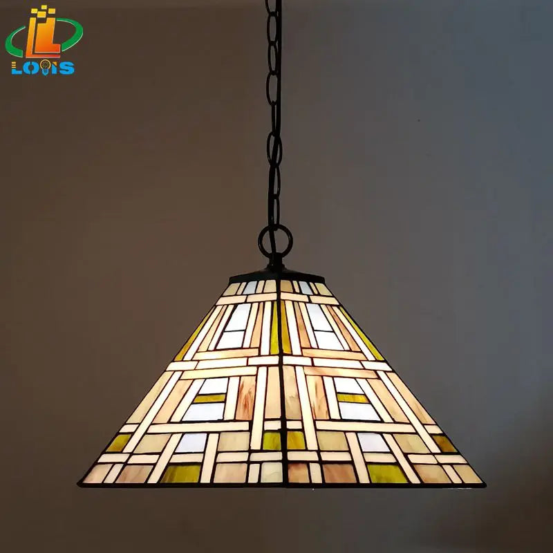 lustre carré en verre style tiffany pour bar nordique