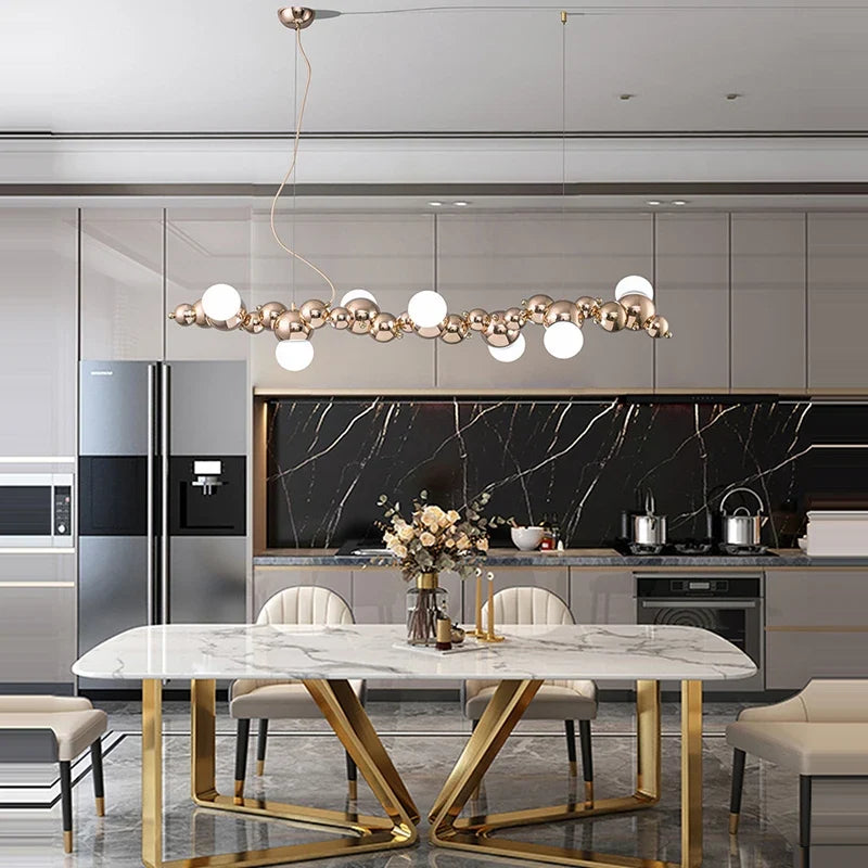 suspension design led art déco en or chromé pour intérieur élégant