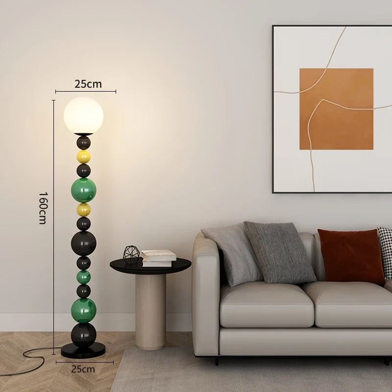 lampadaire moderne à perles colorées et abat-jour en verre