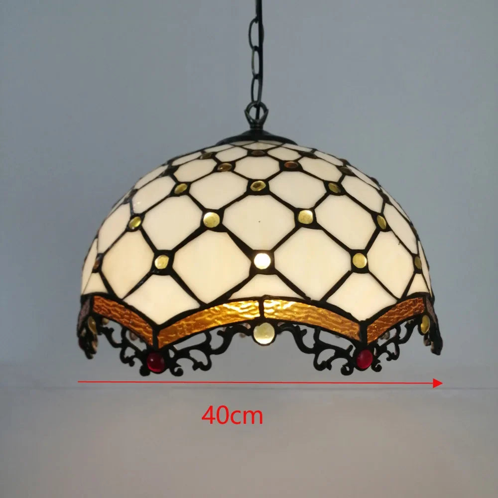 lustre tiffany vitrail style méditerranéen pour intérieur élégant