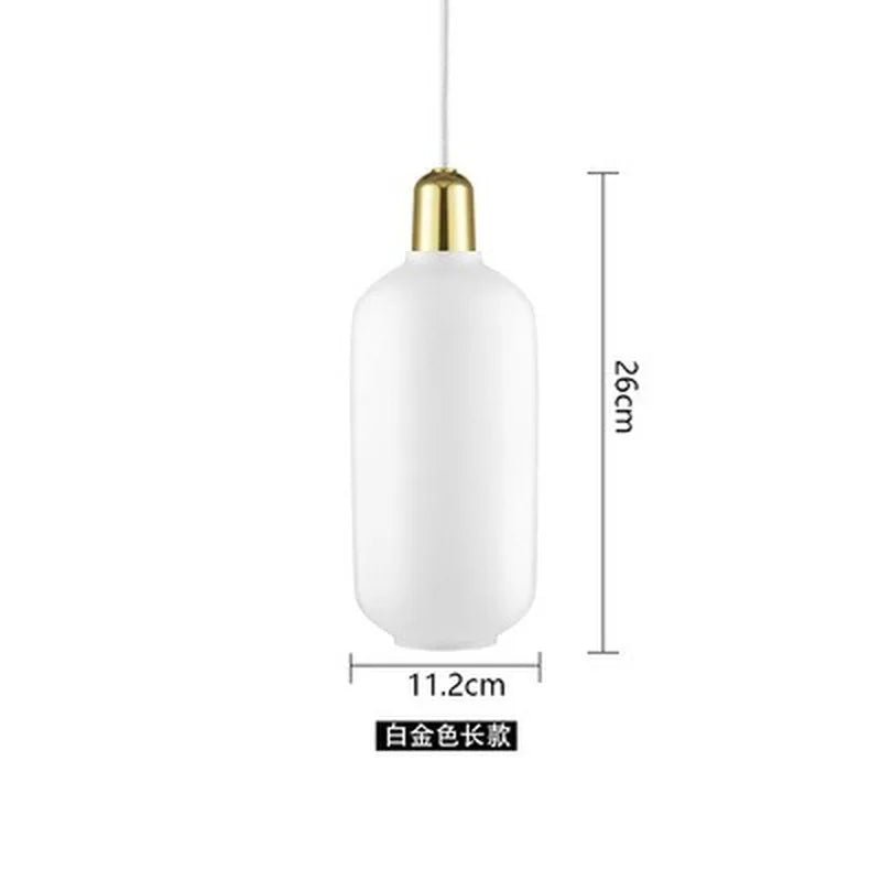 suspension en verre avec détail en marbre design industriel élégant