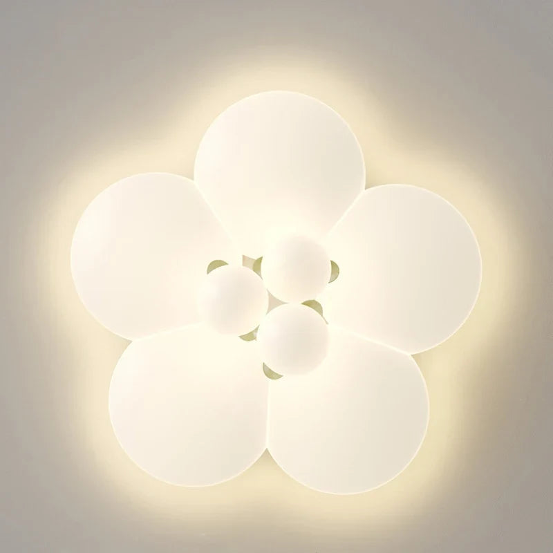plafonnier fleuri moderne pour chambre d'enfant romantique et chaleureuse