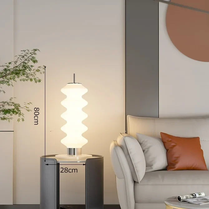 lampadaire design léger pour éclairage intérieur moderne