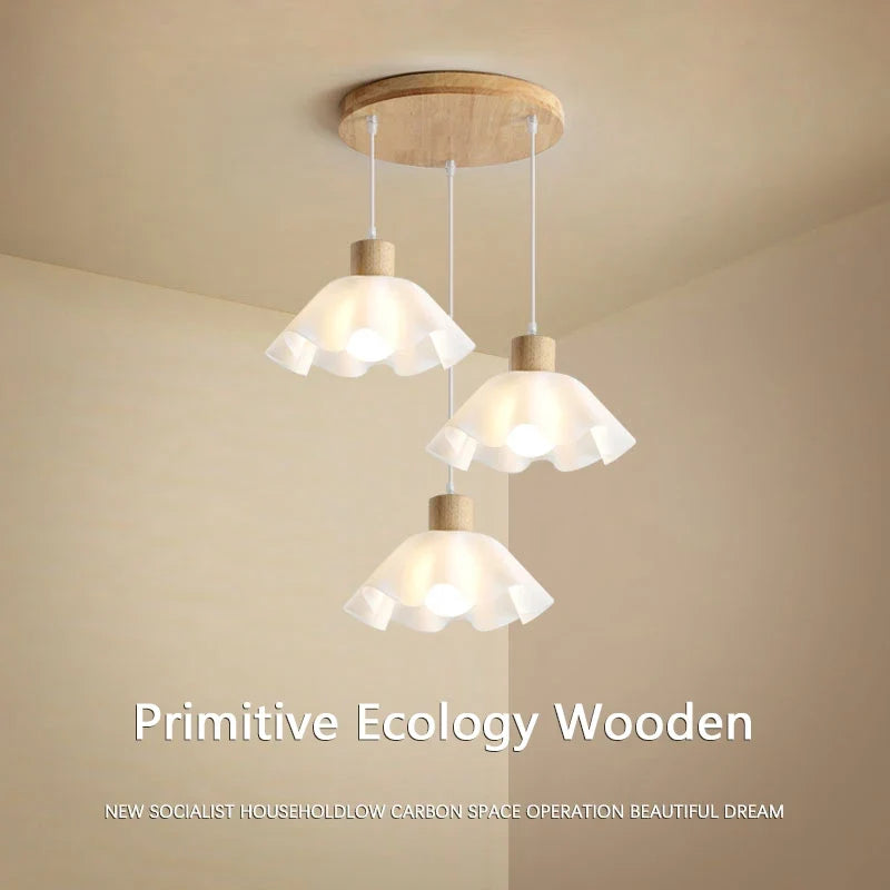 lustre suspendu en bois pour décoration moderne et ambiance chaleureuse