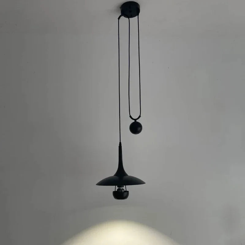 lustre minimaliste design ovni pour restaurant et bar
