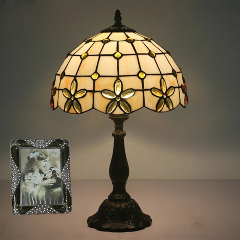 lampe de chevet en verre teinté style méditerranéen décoratif