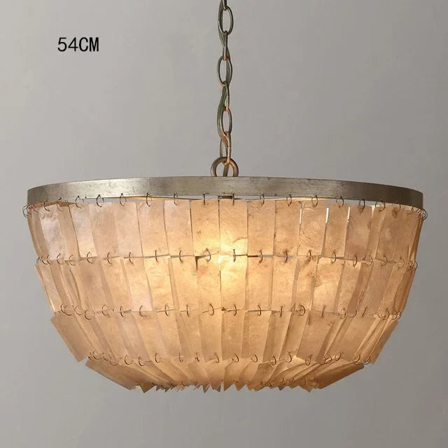 lustre rétro en coquillage pour décoration intérieure élégante