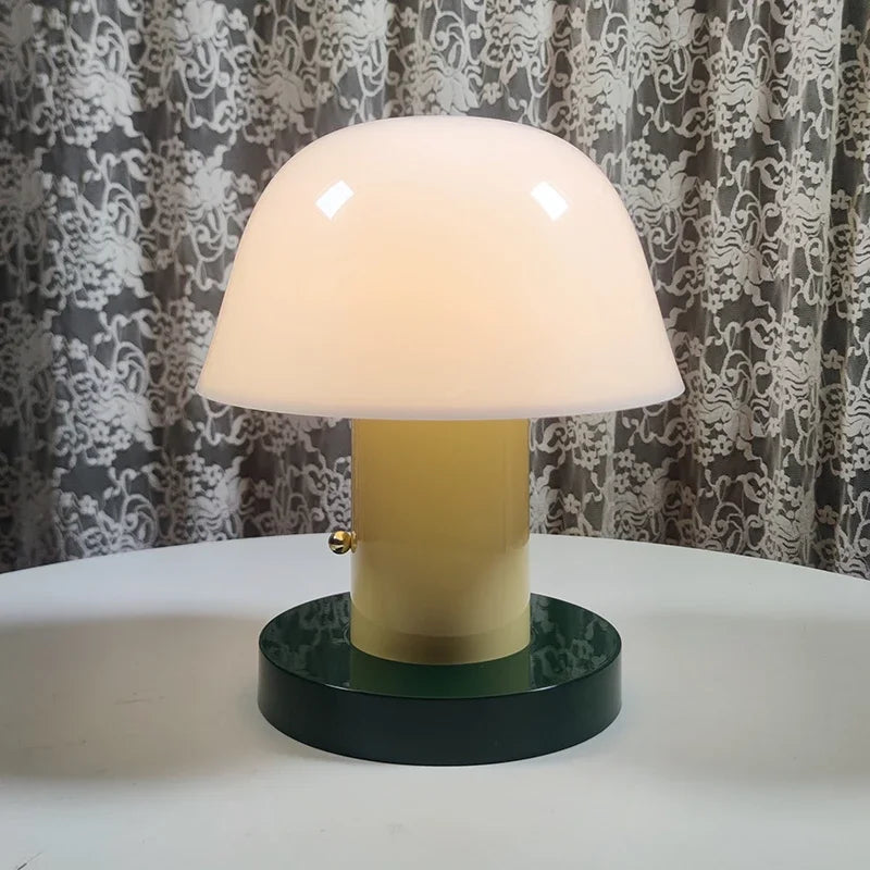lampe à poser rétro danoise ambiance chaleureuse et décorative